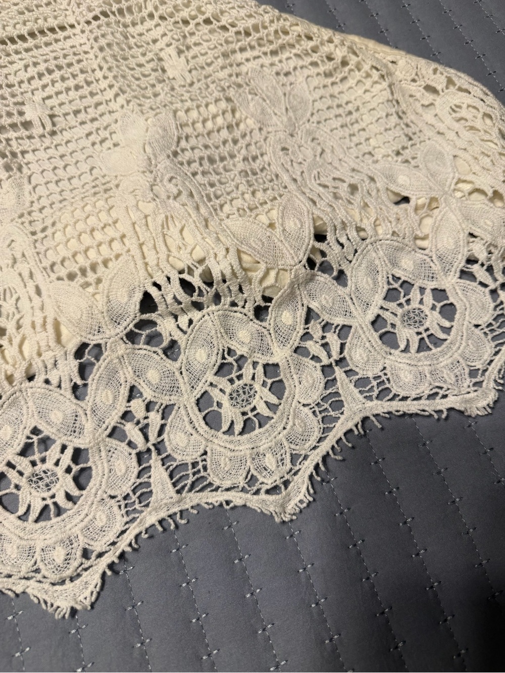 Lace Halter Crop Top in Cream Tie Back xs - Picture 3 of 4